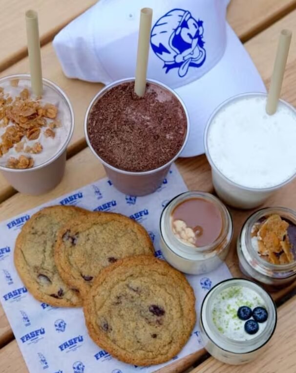 Cuánto cuesta comer en Fasfú Burgers restaurante de Luisito Comunica