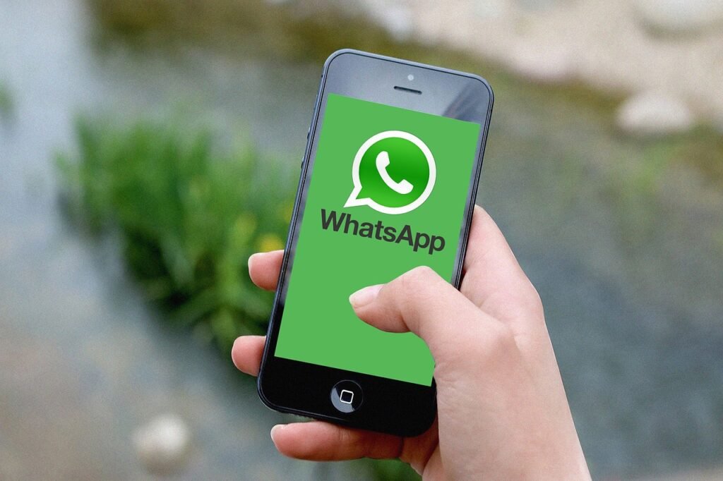 Ahora van anuncios en WhatsApp, van a cobrar por pertenecer a canales