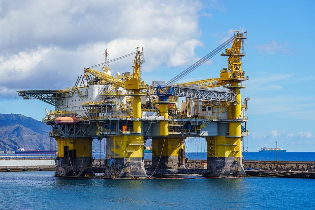 Se dispara precios del petróleo: Temor en mercados por posible crisis energética
