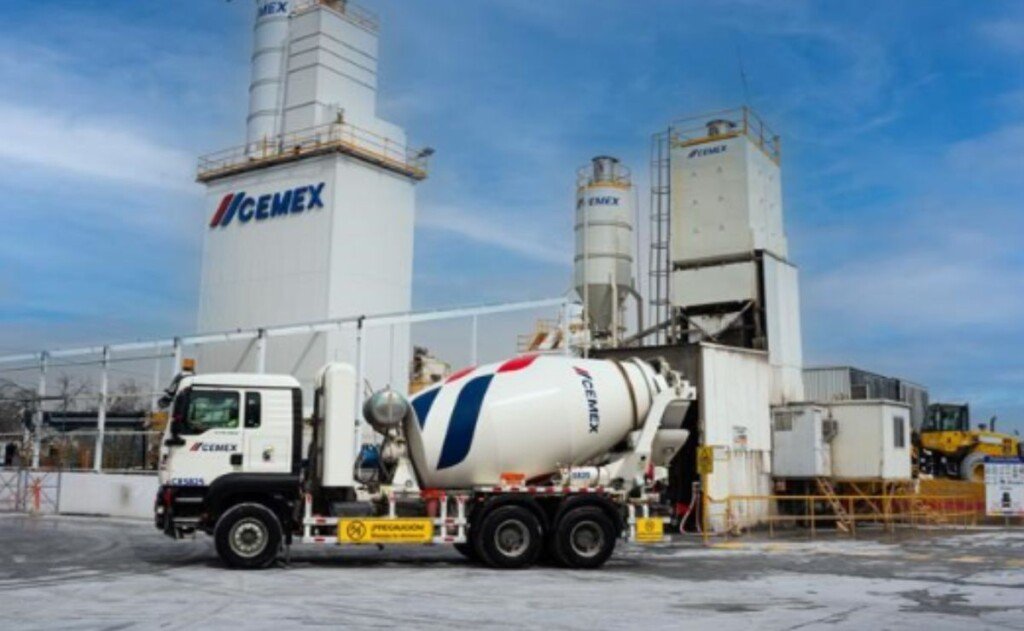 Cemex reporta trimestre de contrastes: mientras implementa recorte en de directivos