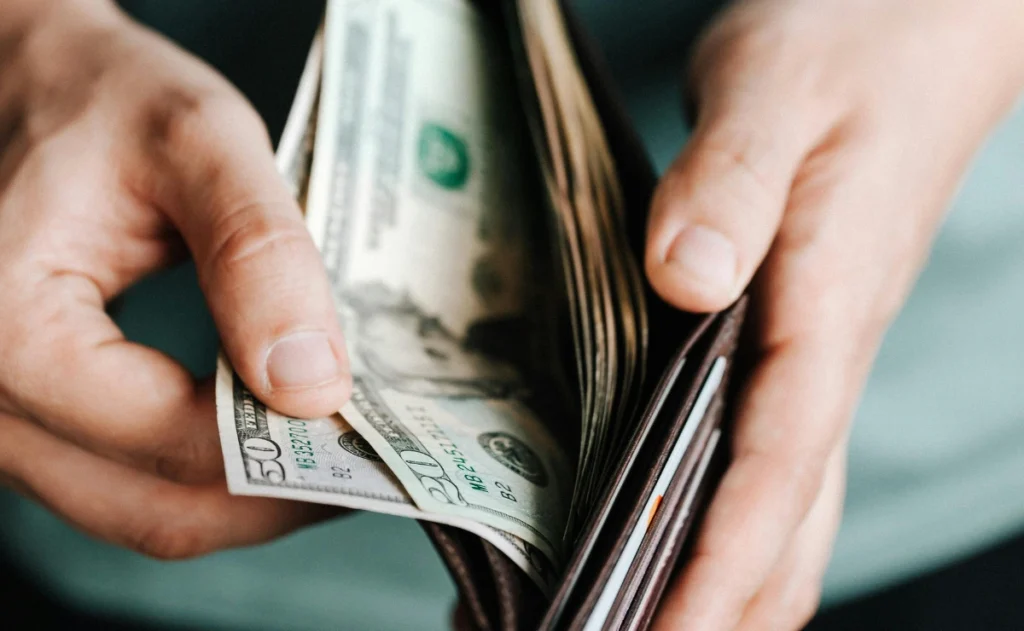 ISSSTE: Así puedes obtener un préstamo de hasta 8 meses de tu sueldo Dólar