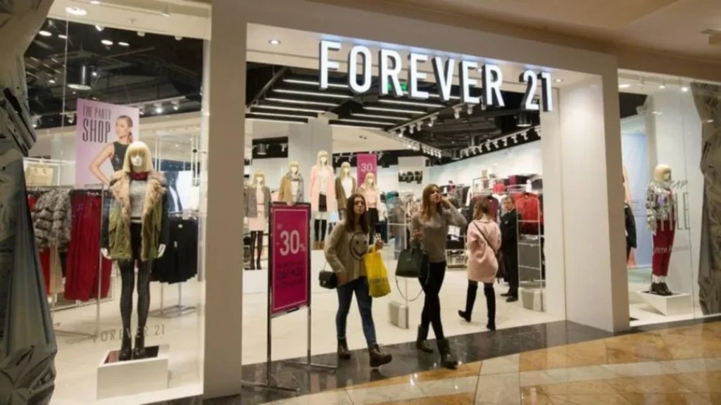 Forever 21 cierra tiendas en Estados Unidos tras quiebra