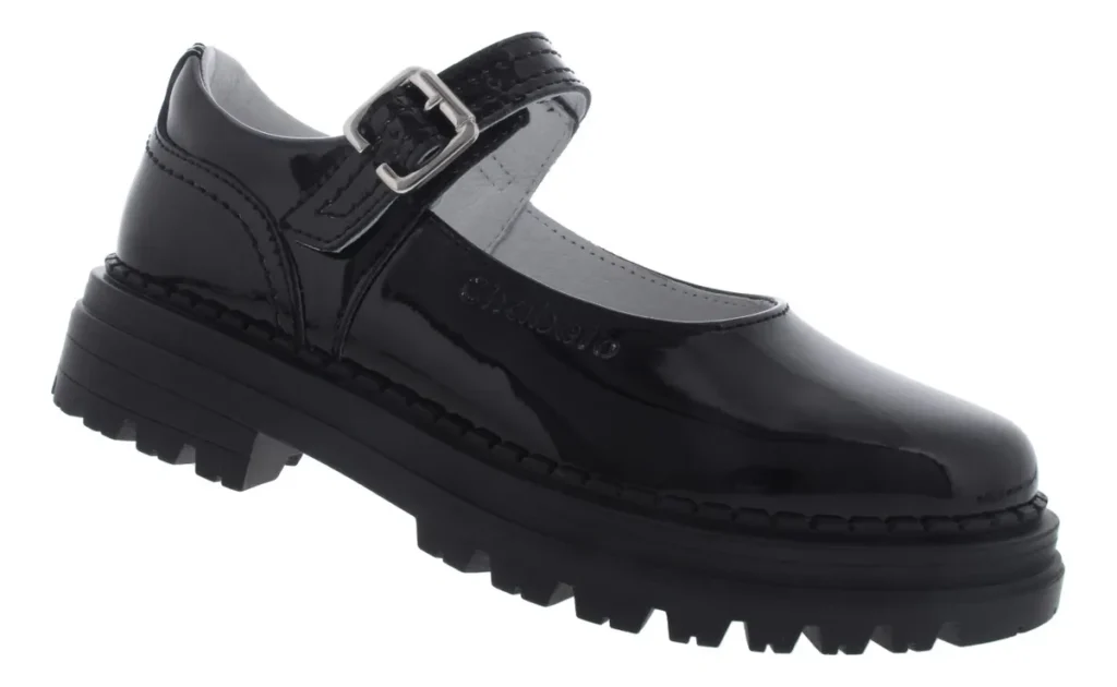 Profeco revela los zapatos escolares más resistentes para regreso a clases